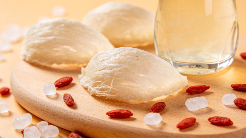 Kasus perusahaan terbaru tentang Instant Bird Nest OEM: Pemecahan Bahan untuk Minuman Kolagen Premium.